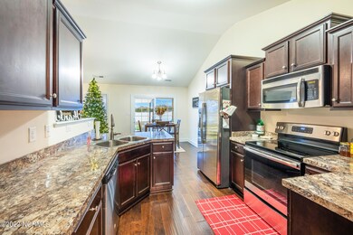 425 Meadowlark Dr, Winterville, NC 28590 - photo 5