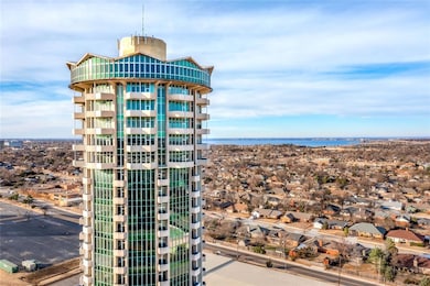Founders Tower unit 81, Oklahoma City, OK 73112 - photo 2