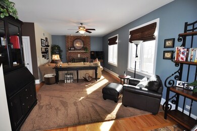 264 N Glenview Ave, Elmhurst, IL 60126 - photo 3