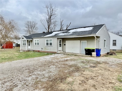 3499 W Lafayette Ave, Decatur, IL 62522 - photo 2