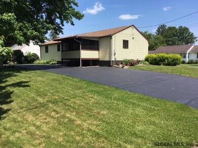 32 Corliss Ave, East Greenbush, NY 12061 - photo 4