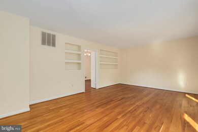 8411 Briar Creek Dr, Annandale, VA 22003 - photo 7