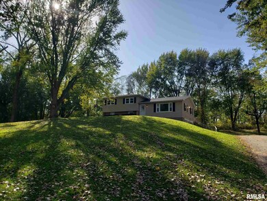 5625 W 46th St, Davenport, IA 52806 - photo 2