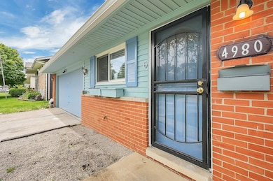 3-web-or-mls-4980-comstock-dr