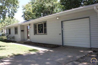 1307 SW 32nd St, Topeka, KS 66611 - photo 4