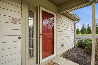 202 Deer Cross Ln unit 202, Powell, OH 43065 - photo 6