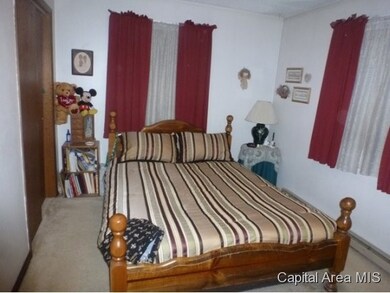 7 Villa Dr, Virginia, IL 62691 - photo 5