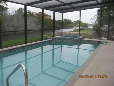 SCREENED POOL