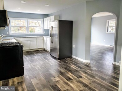 900 2nd Ave, Folsom, PA 19033 - photo 2