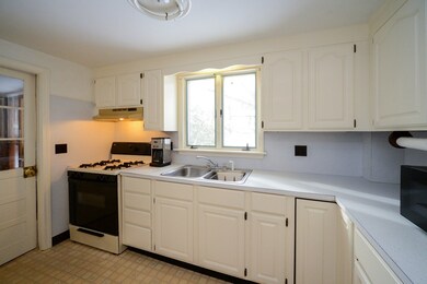 80 Sylvester St, Lawrence, MA 01843 - photo 6