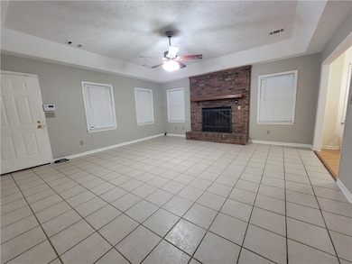 586 Oakview Cir, Smiths Station, AL 36877 - photo 3