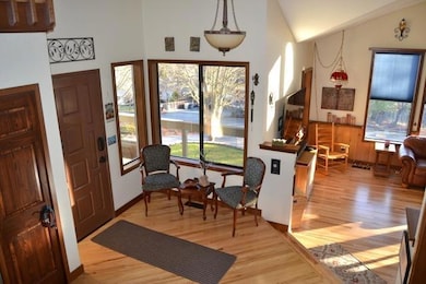 1748 NW Crescent Dr, Grants Pass, OR 97526 - photo 2