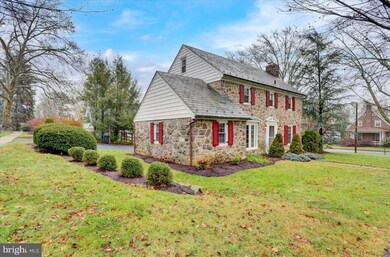 201 Wheatland Ave, Reading, PA 19607 - photo 2