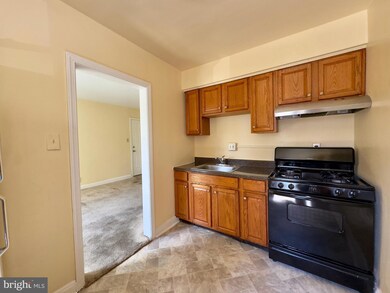 6102 Macbeth Dr unit 2, Baltimore, MD 21239 - photo 4