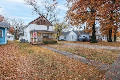 516 N 8th St, Neodesha, KS 66757 - photo 2