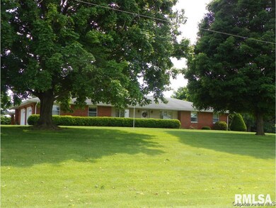 1405 Merritt Rd, Jacksonville, IL 62650 - photo 2