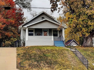 232 31st St NE, Cedar Rapids, IA 52402 - photo 2