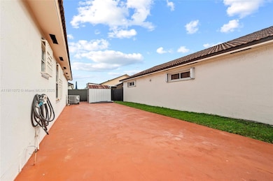 3289 W 76th St, Hialeah, FL 33018 - photo 5