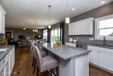 8023 NW 95th Cir, Johnston, IA 50131 - photo 6