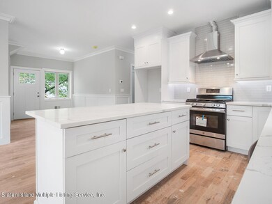 526 Drumgoole Rd E, Staten Island, NY 10312 - photo 6