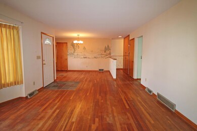 1212 Ironwood Dr, Columbus, OH 43229 - photo 6