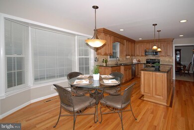 3301 Wrenn House Ct, Herndon, VA 20171 - photo 7