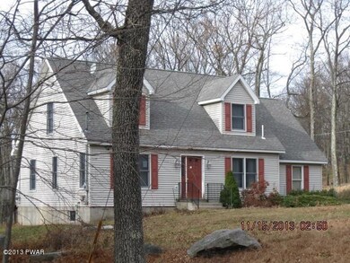 896 Pico Ln, Blooming Grove Township, PA 18464 - photo 2