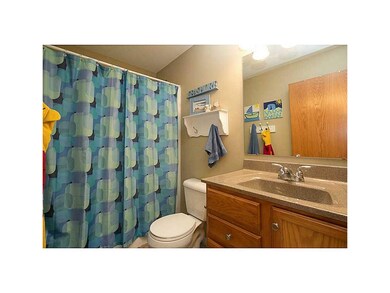 2603 Summerwood Ct SW, Cedar Rapids, IA 52404 - photo 4