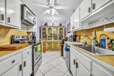 Hillcrest East Number 27 unit 409, Hollywood, FL 33021 - photo 3