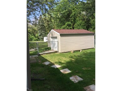 1 car detached garage