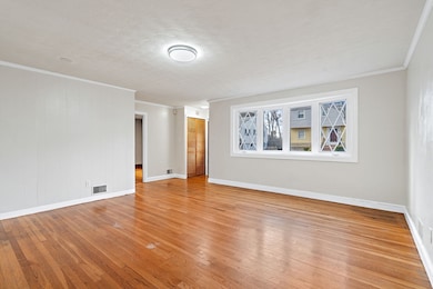 32 Violet St, Mattapan, MA 02126 - photo 5