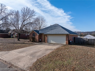 213 N 28th St, Ozark, AR 72949 - photo 2