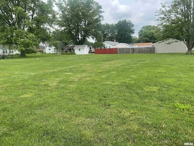 510 E Roberts St, Colchester, IL 62326 - photo 3