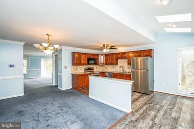 16888 Winston Ln, Woodbridge, VA 22191 - photo 6