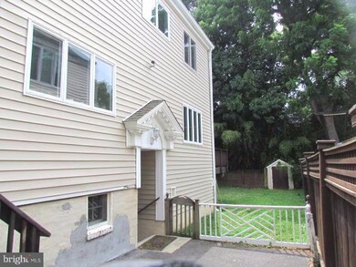 8512 Salem Way, Bethesda, MD 20814 - photo 2