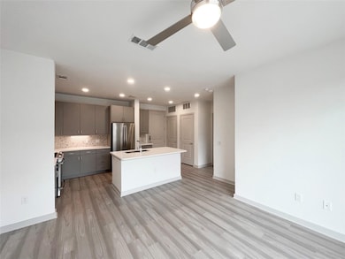 3636 W Dallas St unit 335, Houston, TX 77019 - photo 2