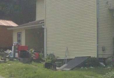 124 Kirk St, Flushing, OH 43977 - photo 5