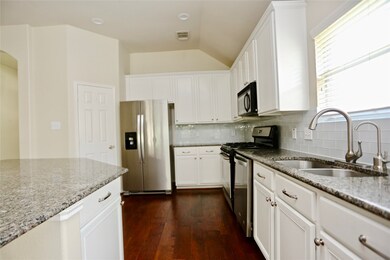 86 W Spindle Tree Cir, Spring, TX 77382 - photo 5