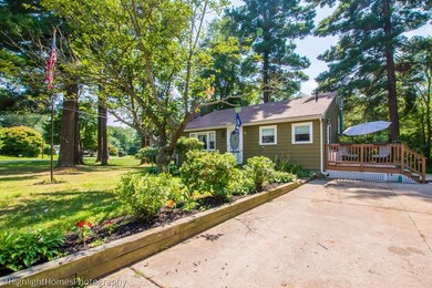 136 Conlyn Ave, Franklin, MA 02038 - photo 2