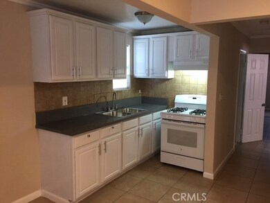 11709 Compton Ave, Los Angeles, CA 90059 - photo 3