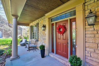 6307 Mercers Pointe Dr, Cincinnati, OH 45244 - photo 2