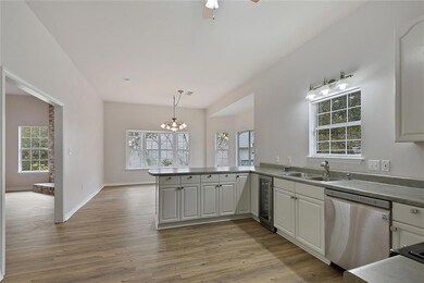 Bright kitchen and breakfast room