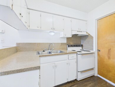 2808 Whitis Ave unit C303, Austin, TX 78705 - photo 4