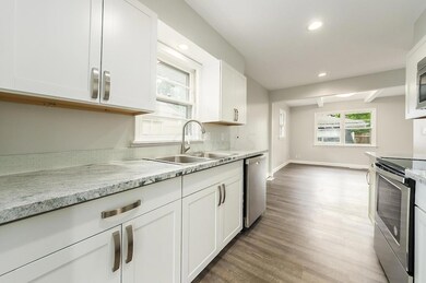 R - Byron Ave 043