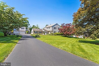 16 Saint Johns Dr, Glen Mills, PA 19342 - photo 2