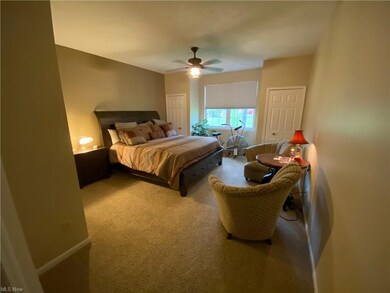 8777 Roberts Ct unit 23B, Olmsted Falls, OH 44138 - photo 4