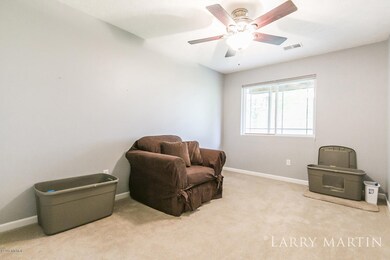 7523 Navajo Dr._4