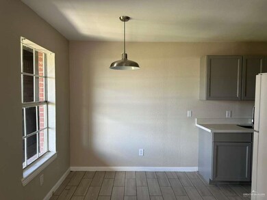 402 Gastel Cir unit 18, Edinburg, TX 78539 - photo 4