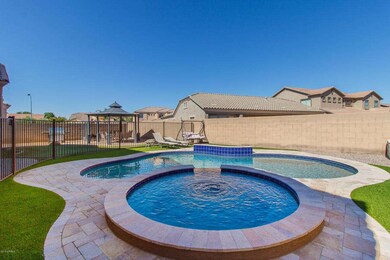 POOL & SPA
