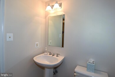 21824 Formosa Square, Sterling, VA 20164 - photo 6